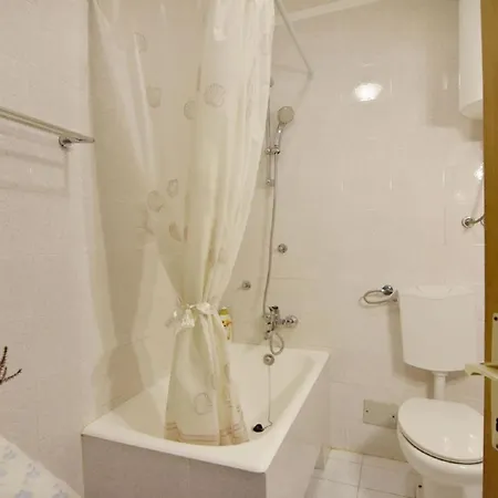 Einfache 2-zimmer-wohnung In Meeresnaehe Appartamento