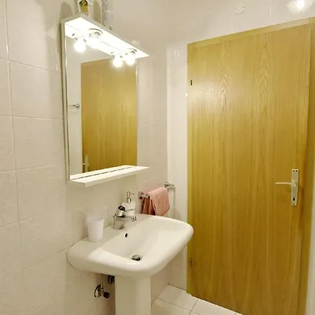 Einfache 2-zimmer-wohnung In Meeresnaehe Apartment