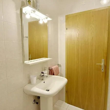Einfache 2-zimmer-wohnung In Meeresnaehe *