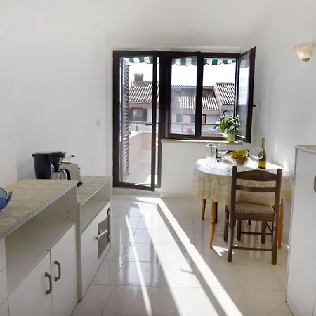 Einfache 2-zimmer-wohnung In Meeresnaehe Apartment Umag