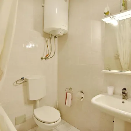 Einfache 2-zimmer-wohnung In Meeresnaehe Apartment Umag