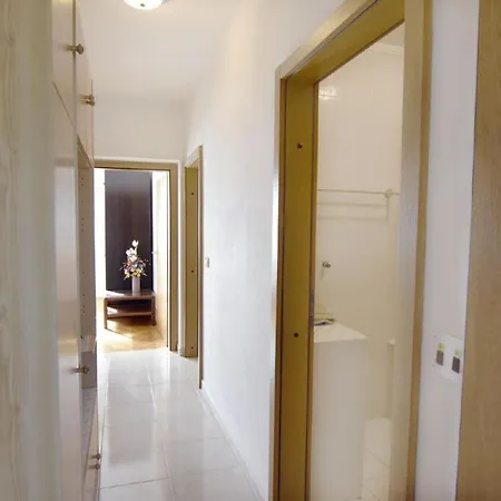 Einfache 2-zimmer-wohnung In Meeresnaehe *